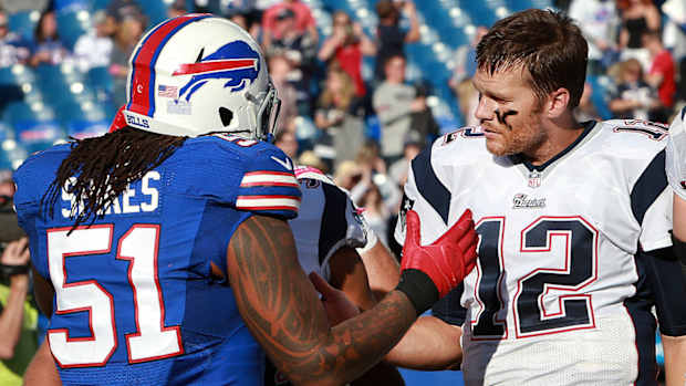 tom-brady-brandon-spikes-pro-bowl.jpg
